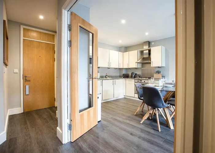 Urban Living\'S - The Wren Beautiful City Centre Apartment With Parking