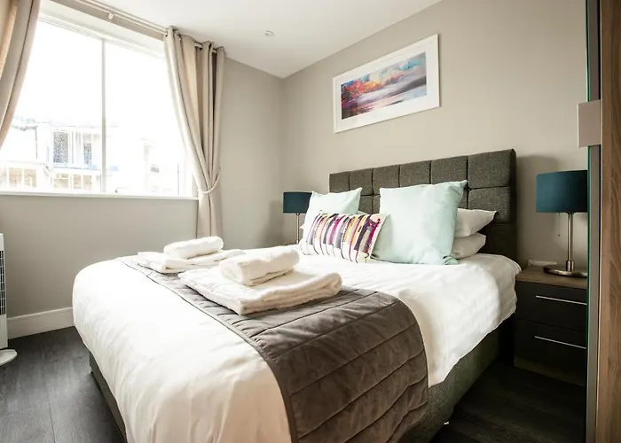 Urban Living\'S - The Wren Beautiful City Centre Apartment With Parking